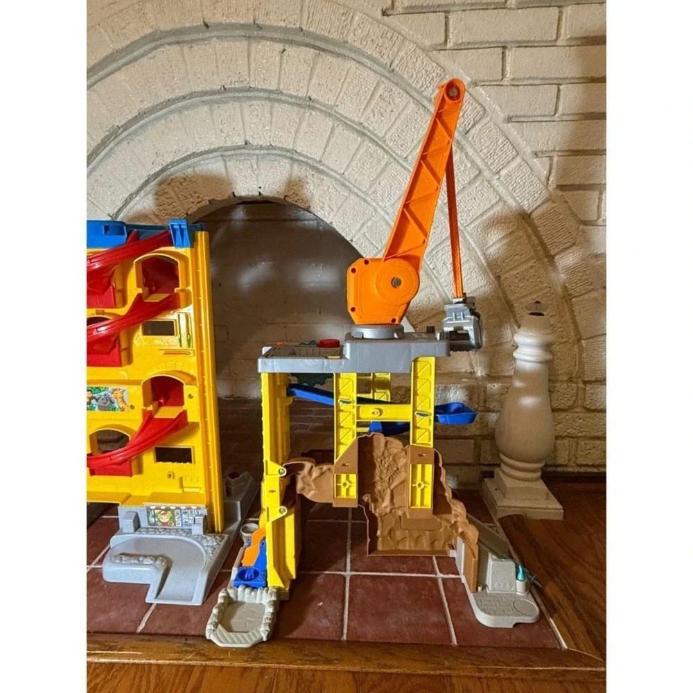 Little People Construction Site & Wheelies Stand 'N Play Rampway, Race Track